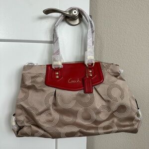 BNWT Coach Signature Ash Dot Op Art Tote – Khaki/Cherry (F20049)